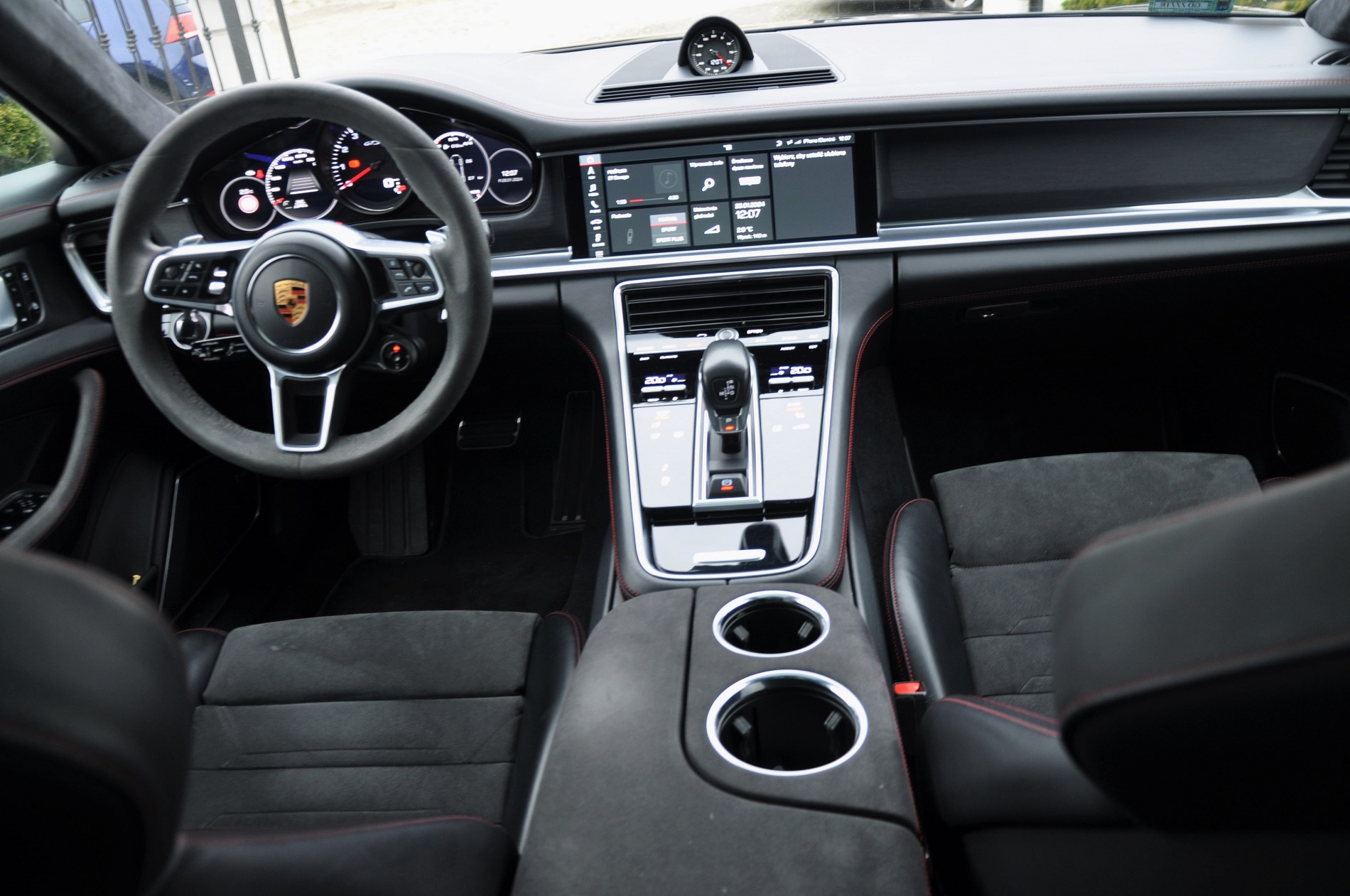 PORSCHE PANAMERA GTS 460 KM - obrazek 12