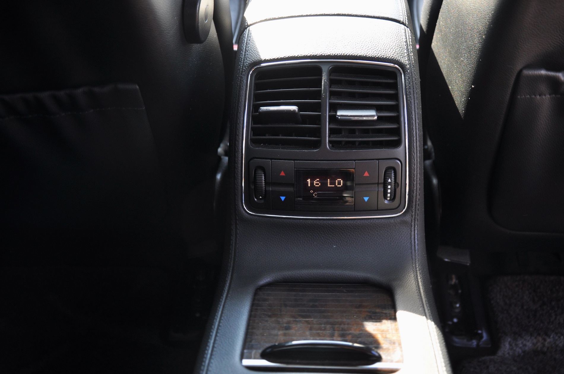 MERCEDES CLS 350 AMG 4 matic 272 KM - obrazek 19