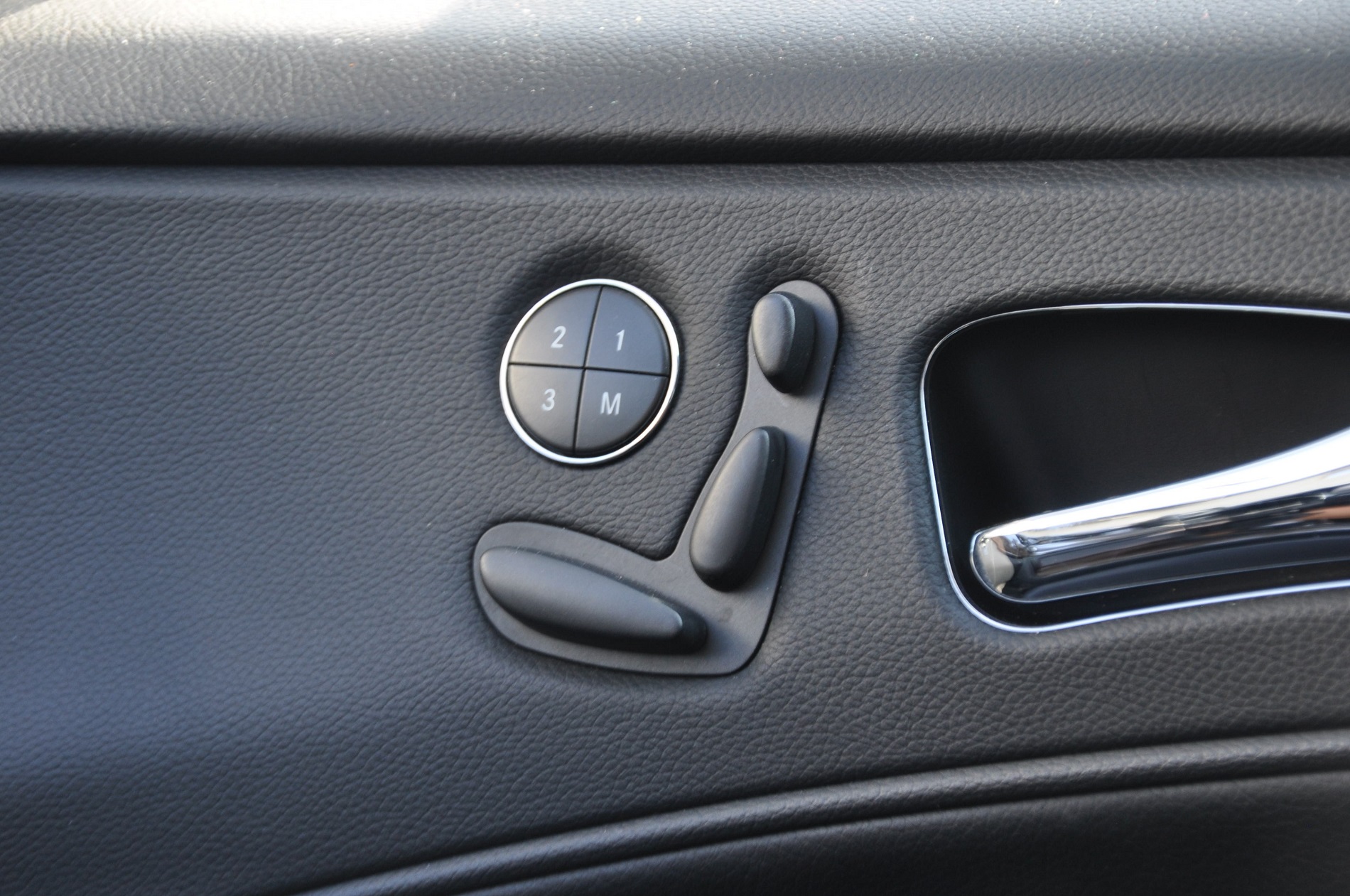 MERCEDES CLS 350 AMG 4 matic 272 KM - obrazek 21