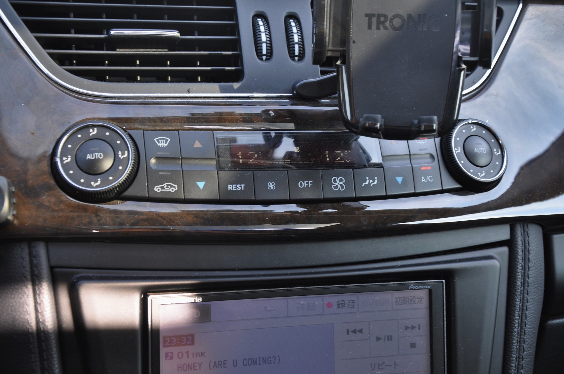 MERCEDES CLS 350 AMG 4 matic 272 KM - obrazek 22