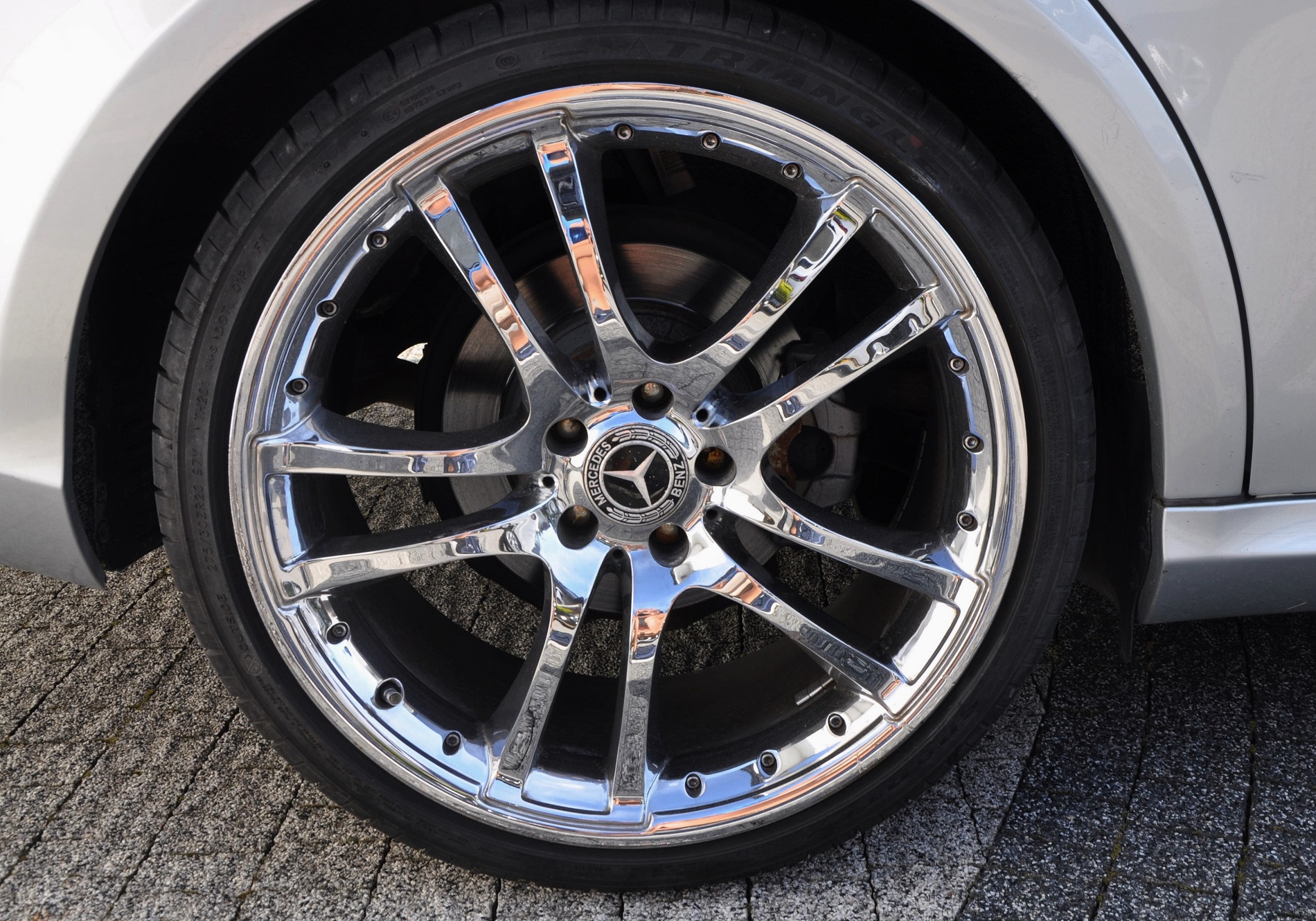 MERCEDES CLS 350 AMG 4 matic 272 KM - obrazek 29