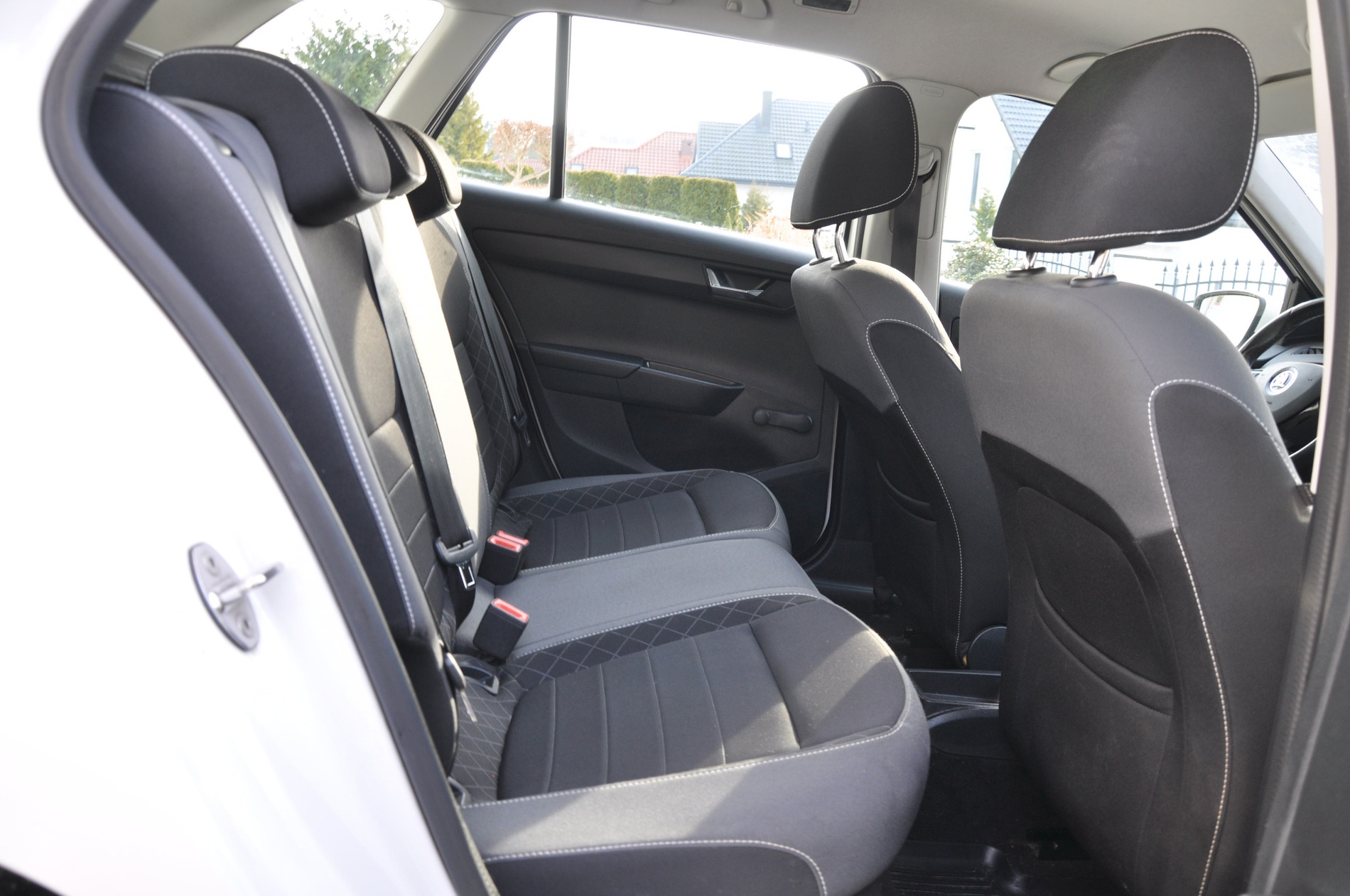 Skoda Fabia Kombi 1.0 TSI Ambition 95 KM - obrazek 16