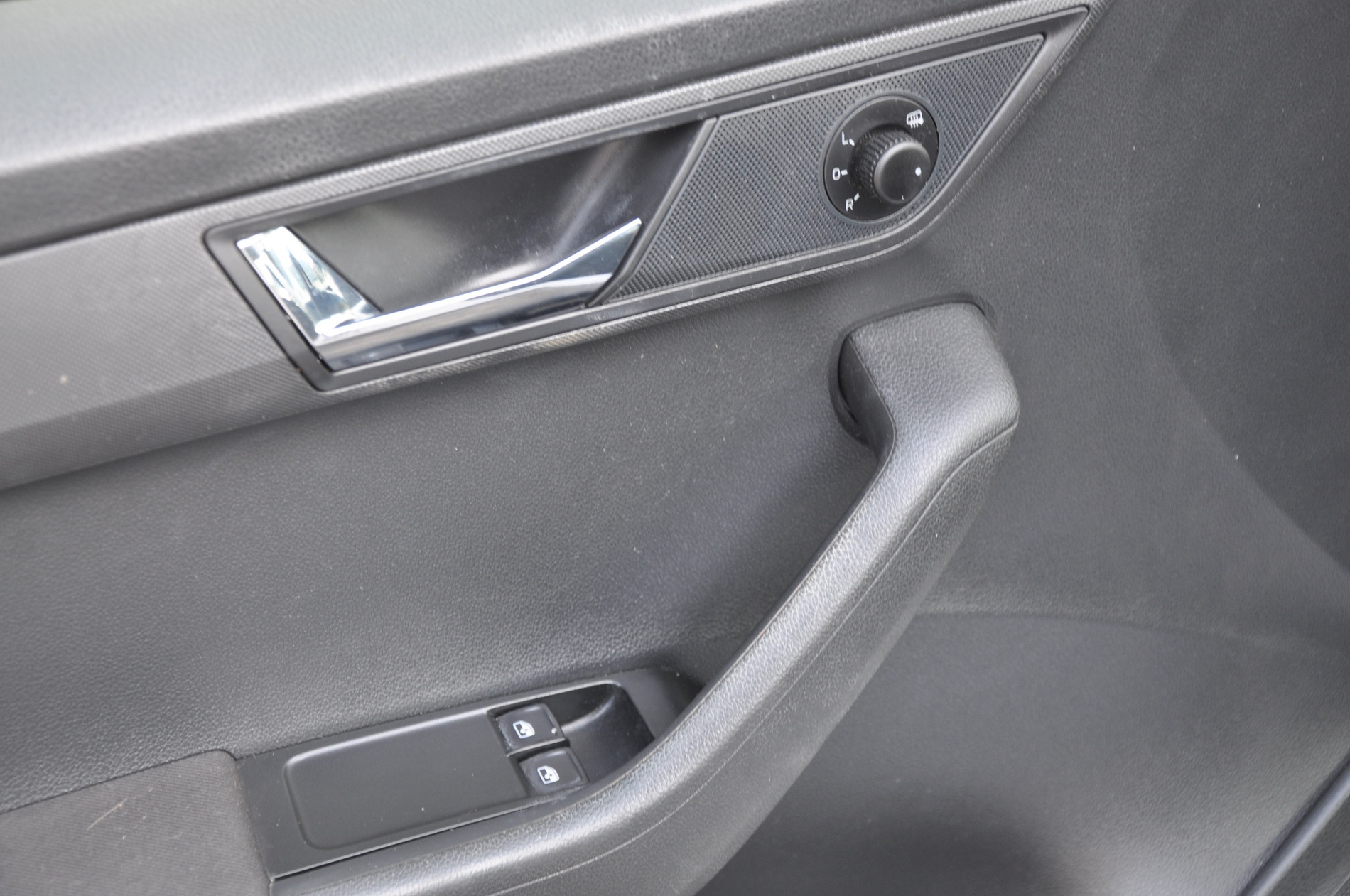 Skoda Fabia Kombi 1.0 TSI Ambition 95 KM - obrazek 22