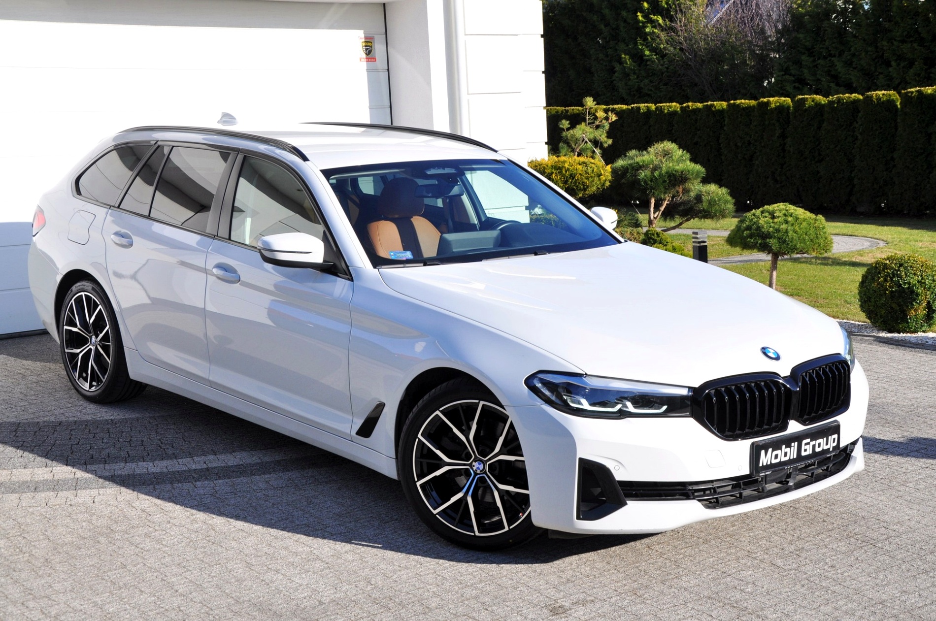 BMW 520D xDrive Touring 190 KM - obrazek 2