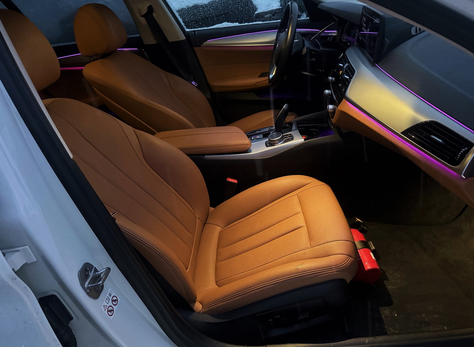 BMW 520D xDrive Touring 190 KM - obrazek 19