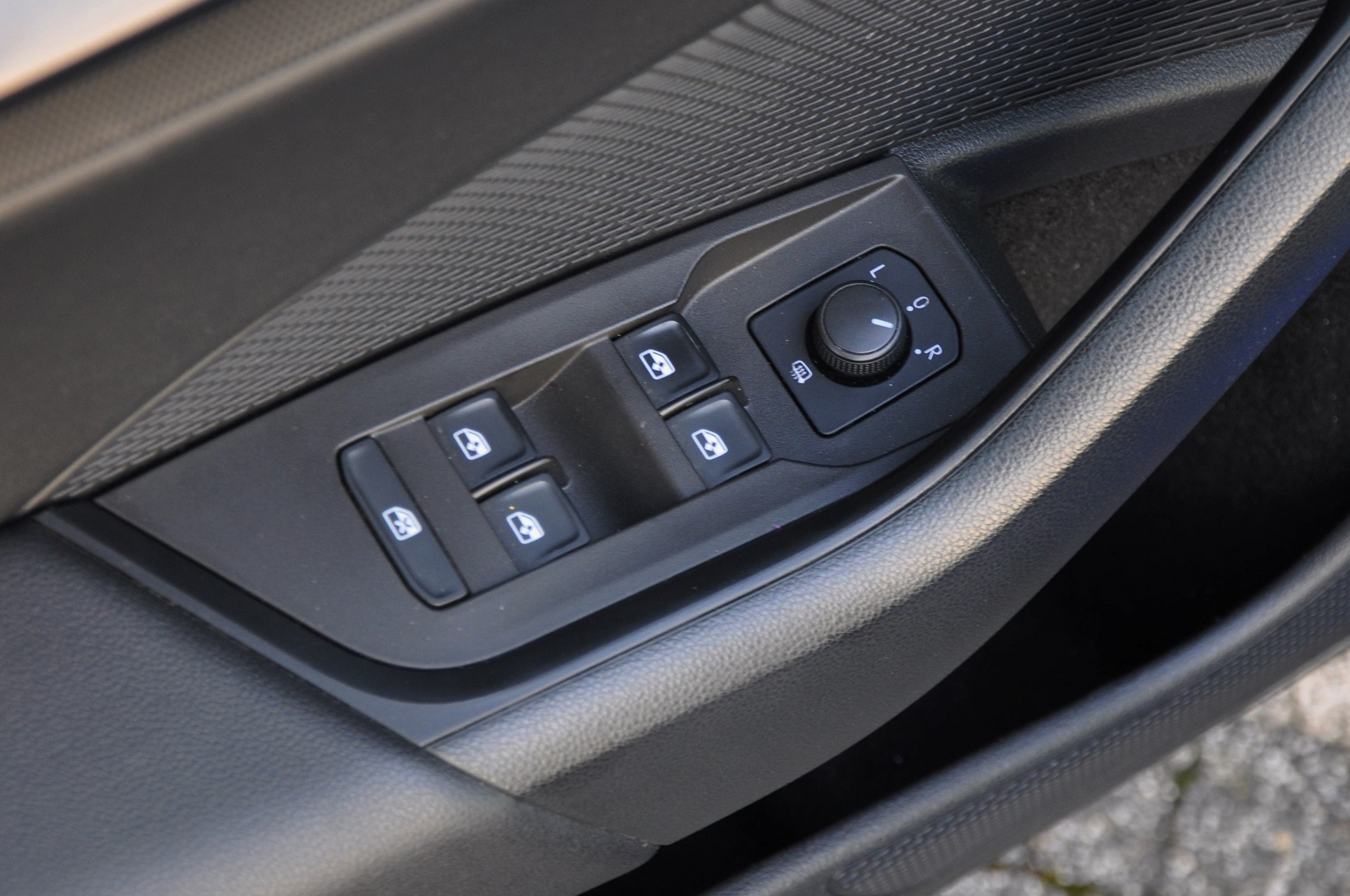 Skoda Octavia 1.0 TSI e-Tec Ambition DSG 110 KM - obrazek 35