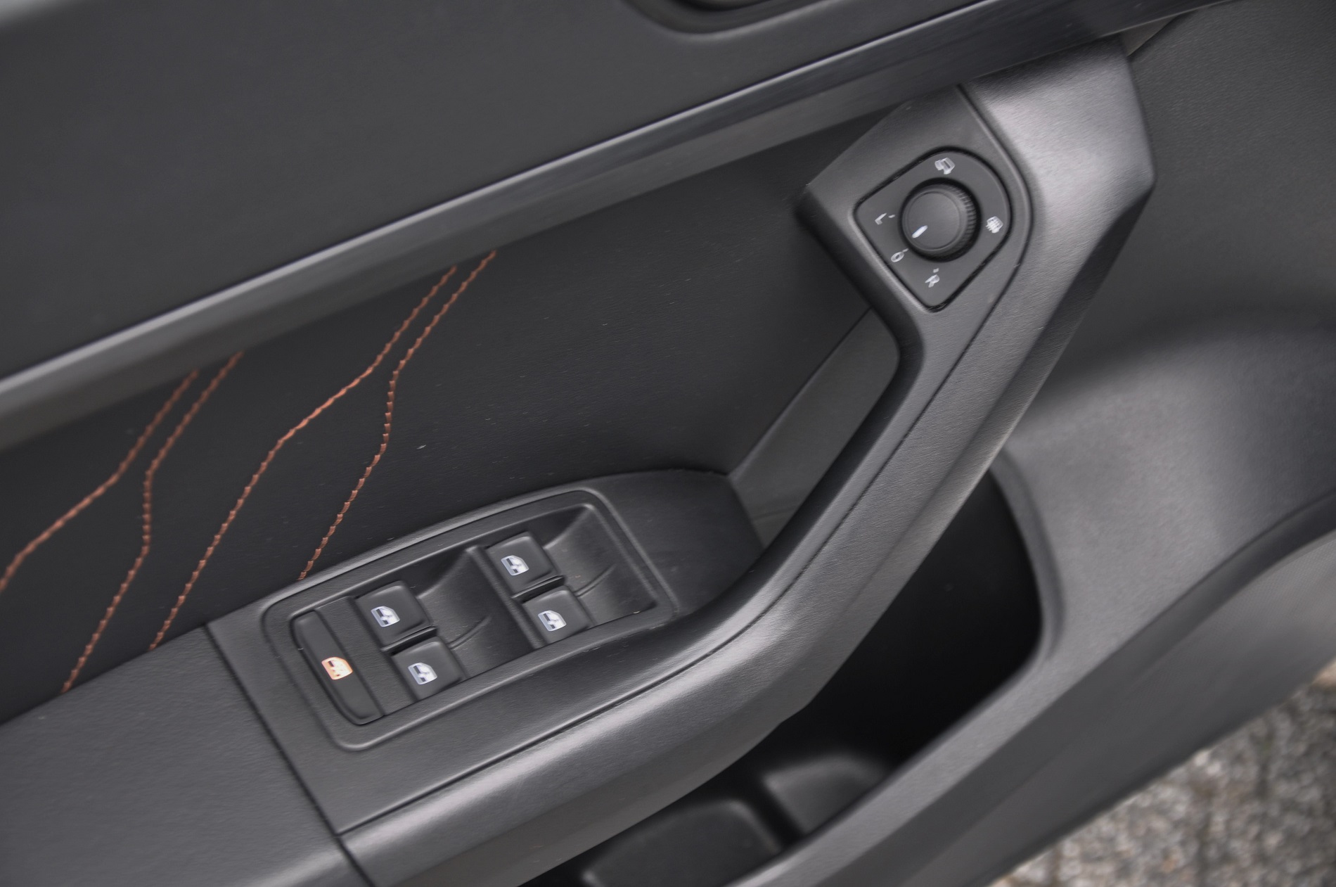 CUPRA ATECA 1.5 TSI DSG - obrazek 34