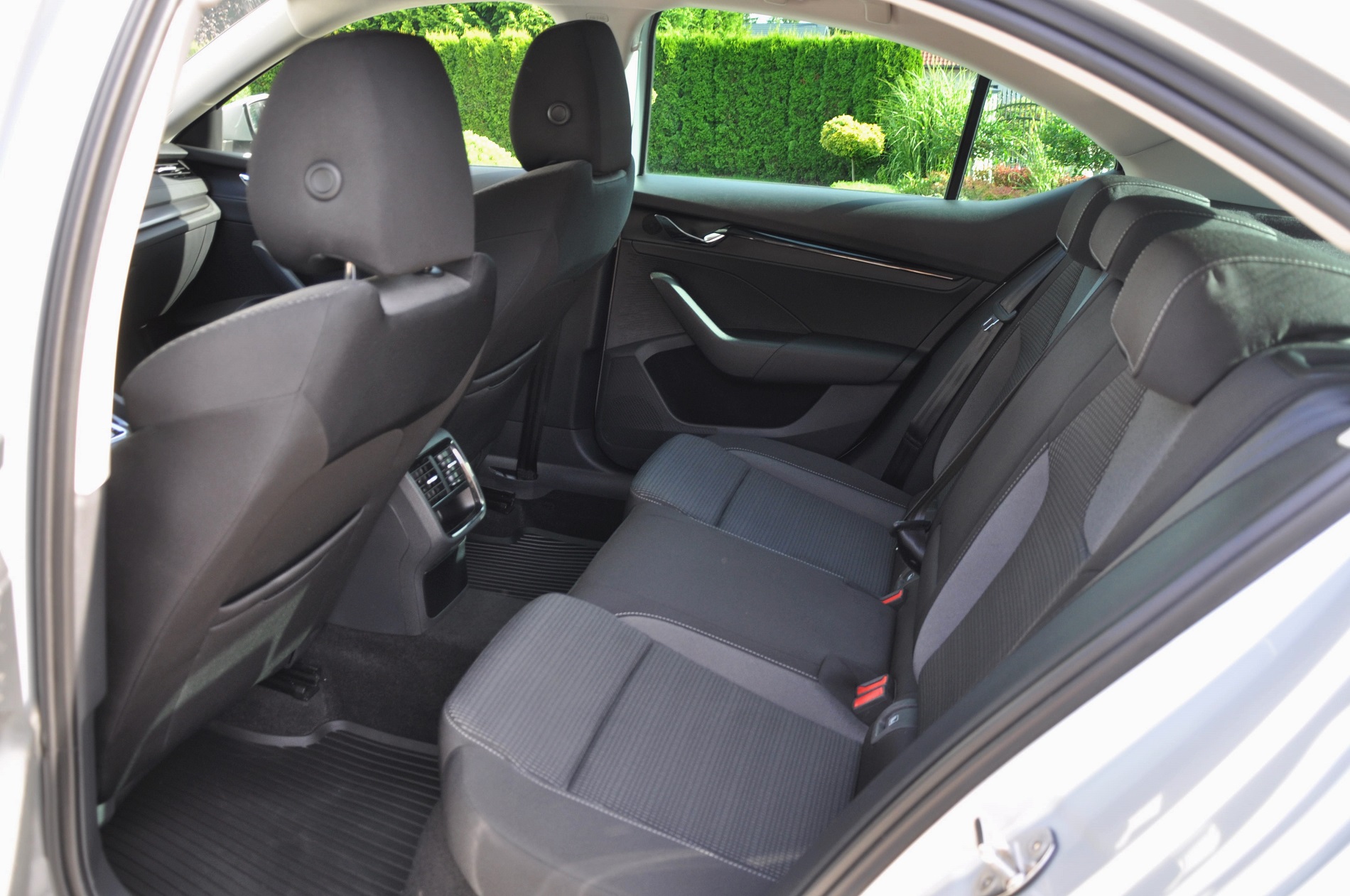 Skoda Octavia DSG 2.0 TDI Selection Ambition 115 KM - obrazek 15