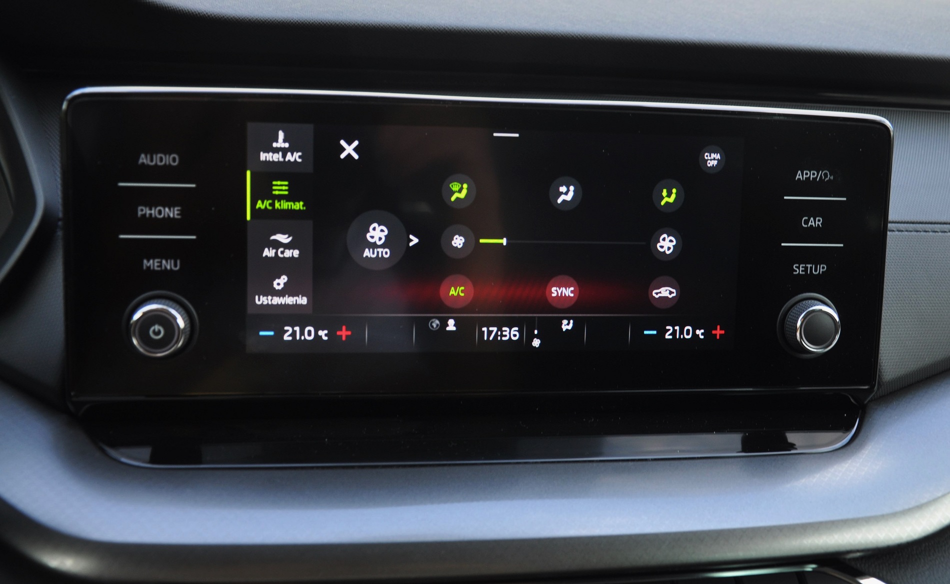Skoda Octavia DSG 2.0 TDI Selection Ambition 115 KM - obrazek 31