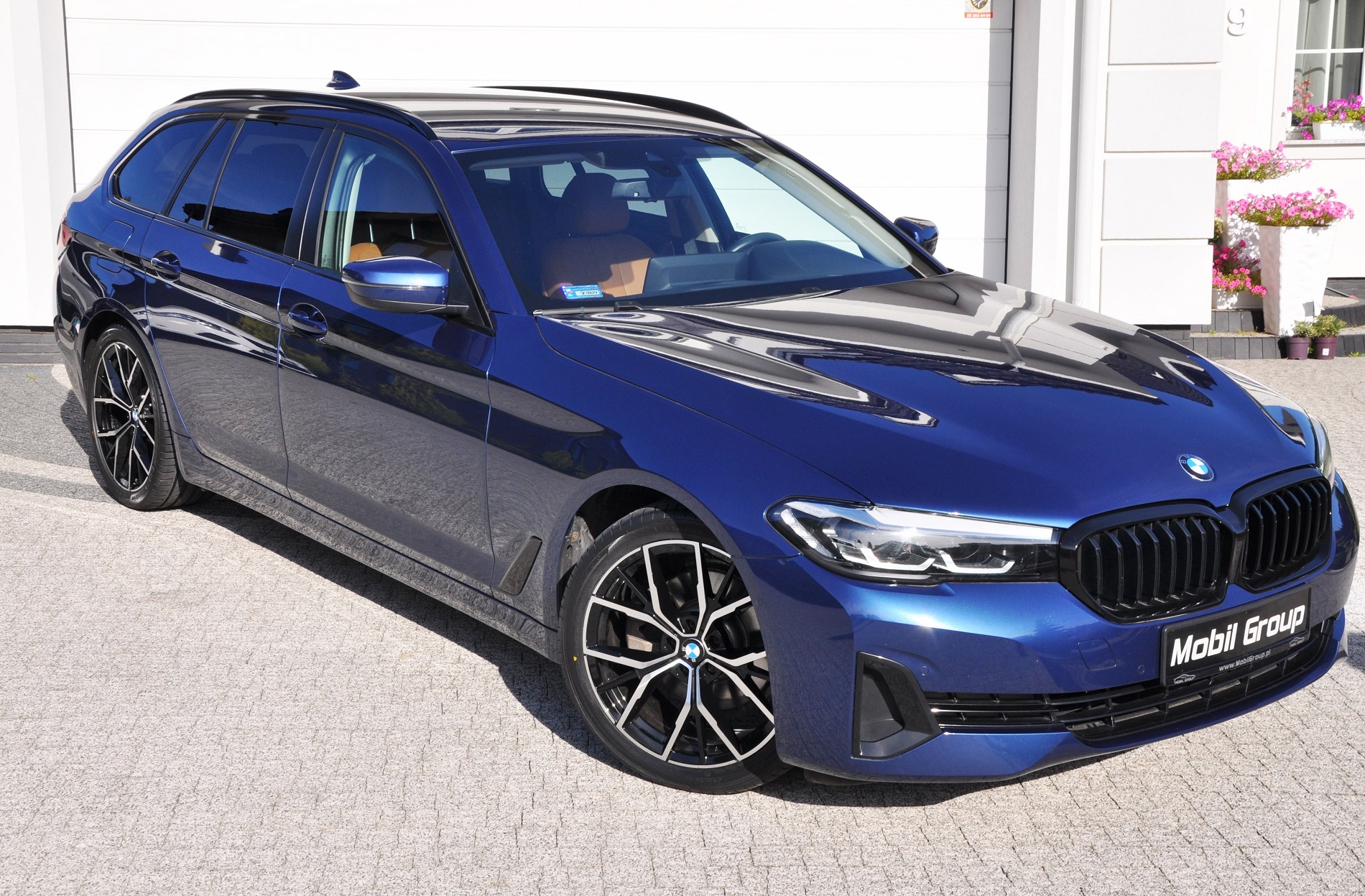 BMW 520D mHEV Touring Business Class 190 KM - obrazek 4