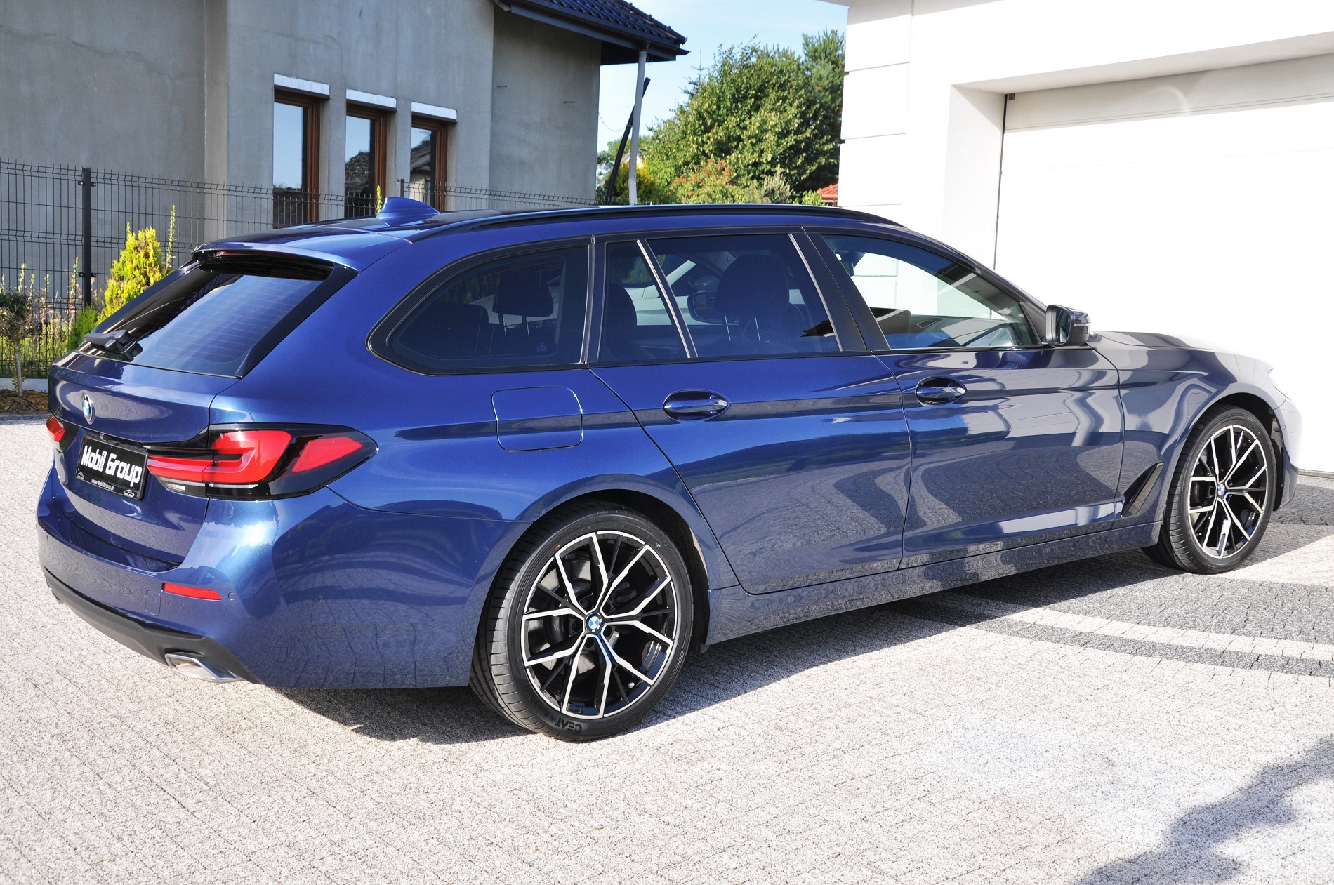 BMW 520D mHEV Touring Business Class 190 KM - obrazek 8
