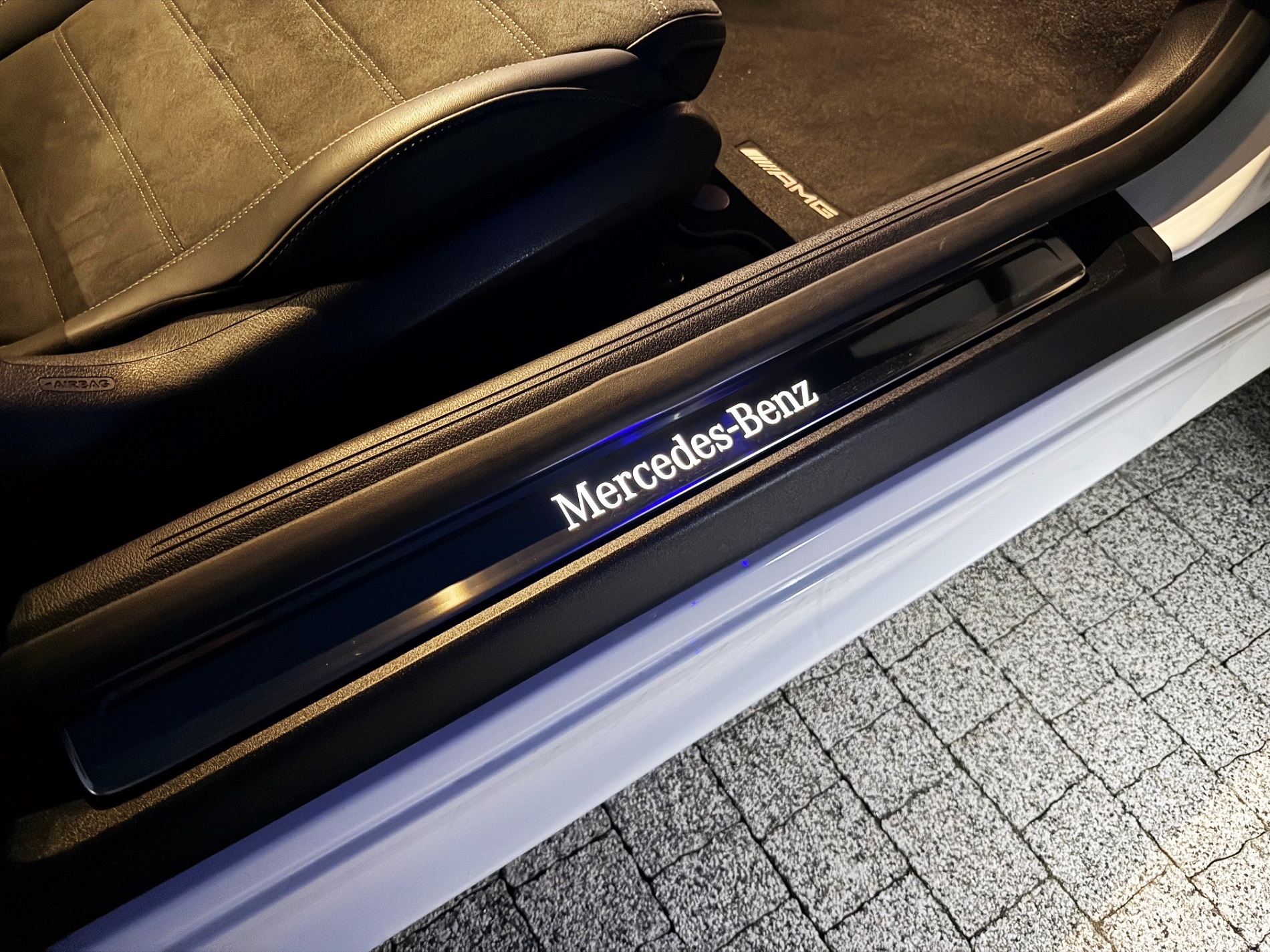 MERCEDES CLE CABRIO 200 AMG mHEV 204 KM+23KM - obrazek 40