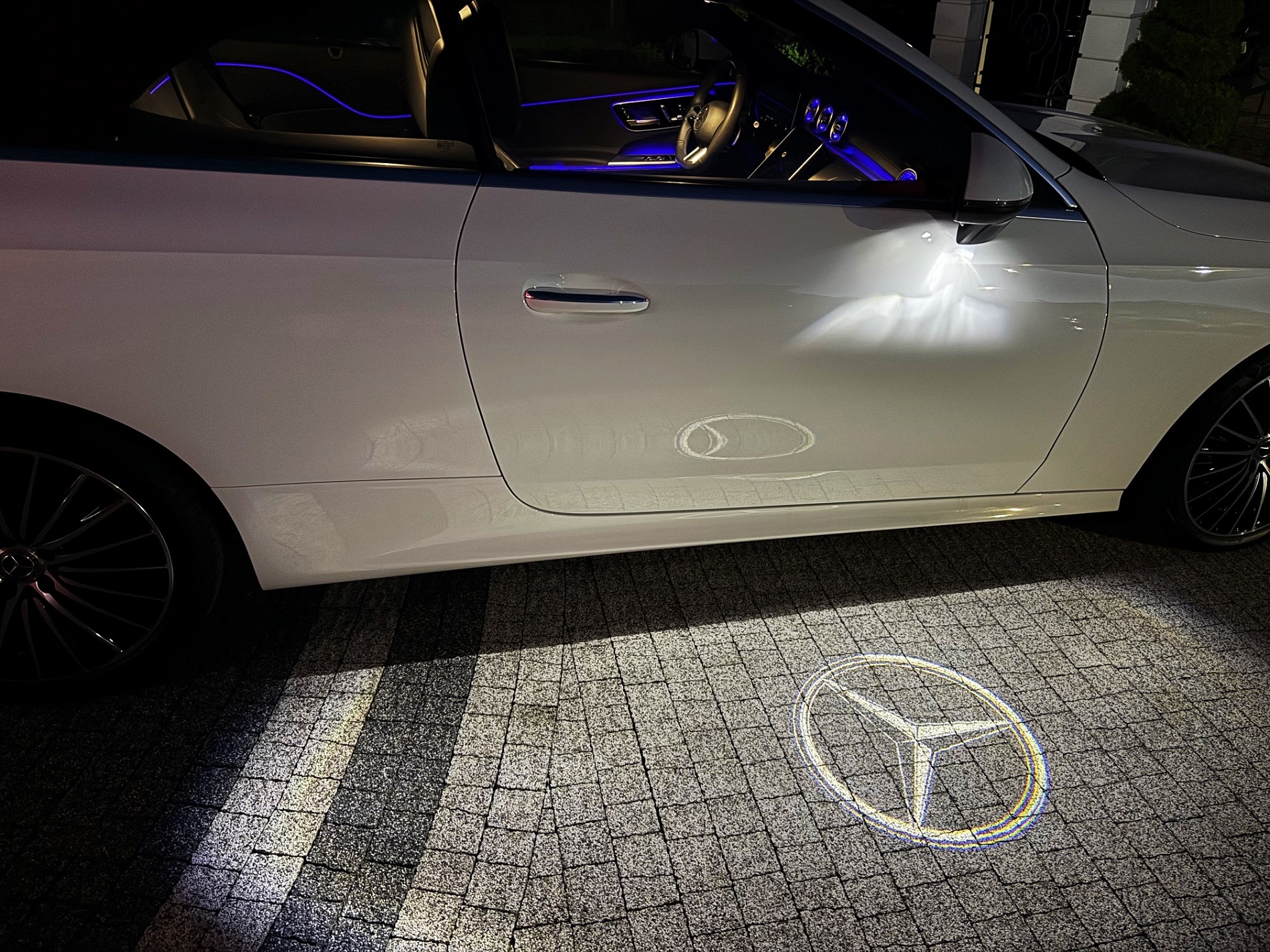 MERCEDES CLE CABRIO 200 AMG mHEV 204 KM+23KM - obrazek 46