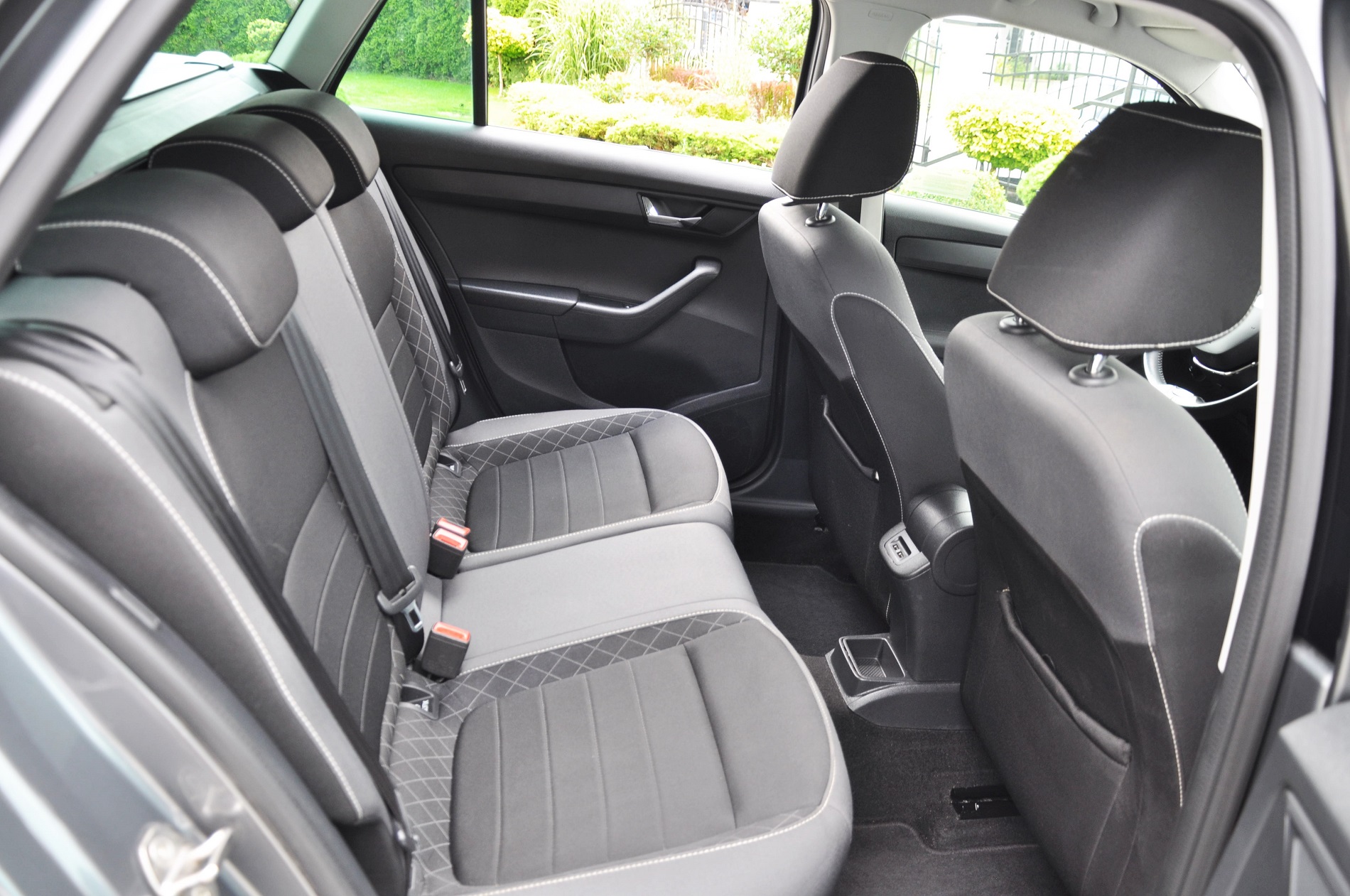 Skoda Fabia 1.0 TSI Ambition Plus 95 KM - obrazek 17