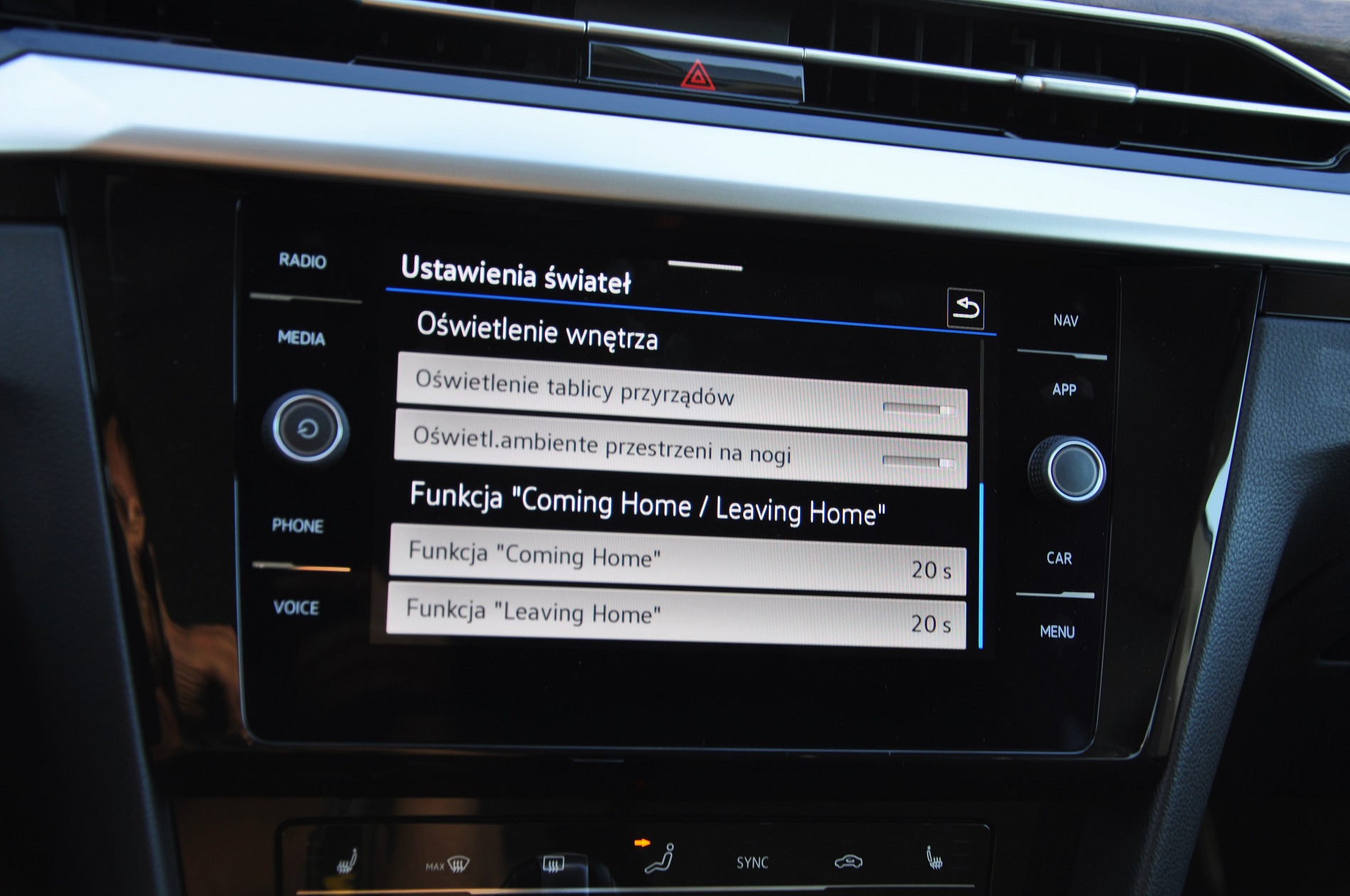 VW ARTEON SHOOTING BRAKE Elegance 2.0 TSI DSG 190 KM - obrazek 30