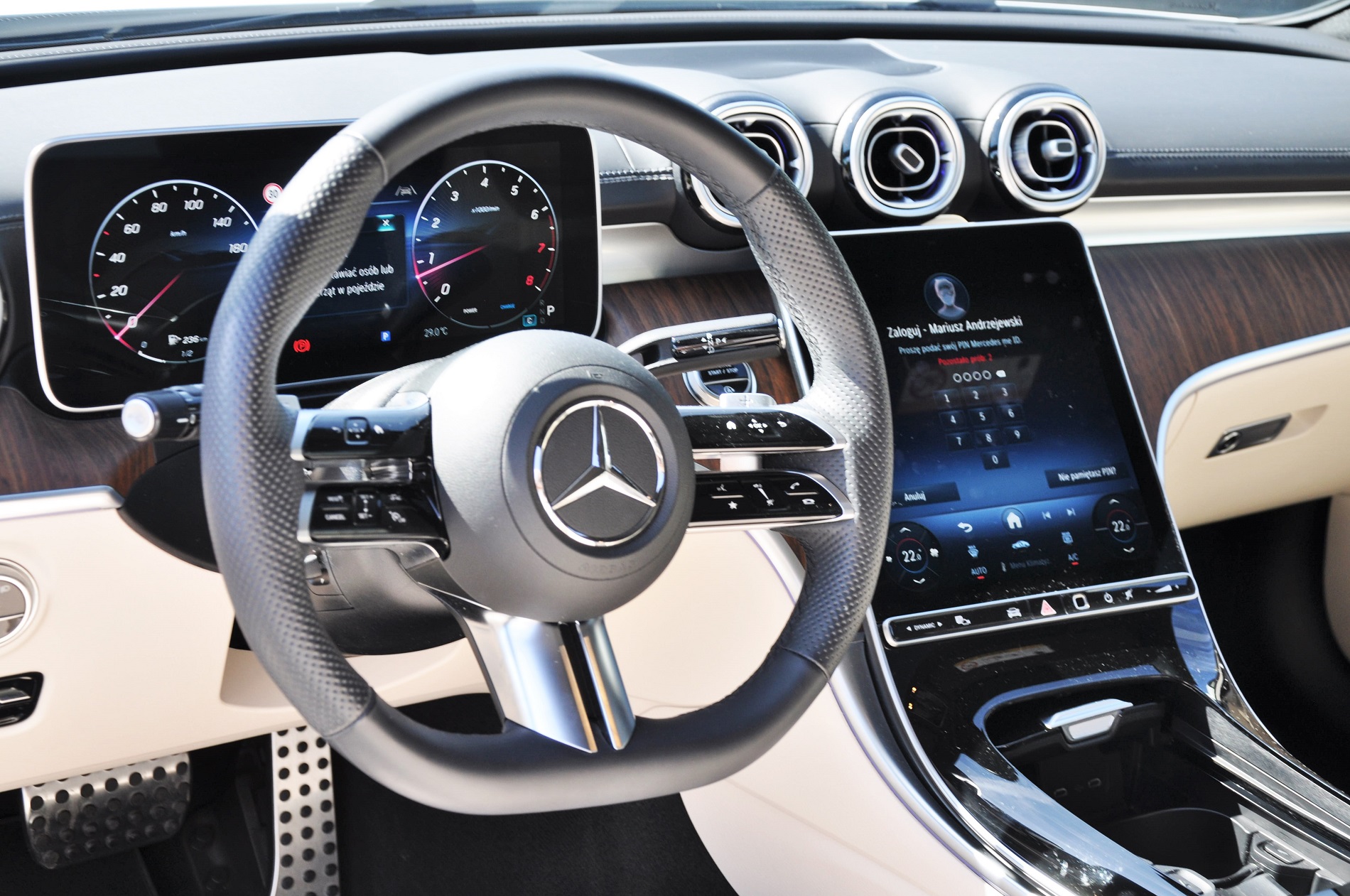 MERCEDES CLE COUPE 200 AMG mHEV 204 KM+23KM - obrazek 11