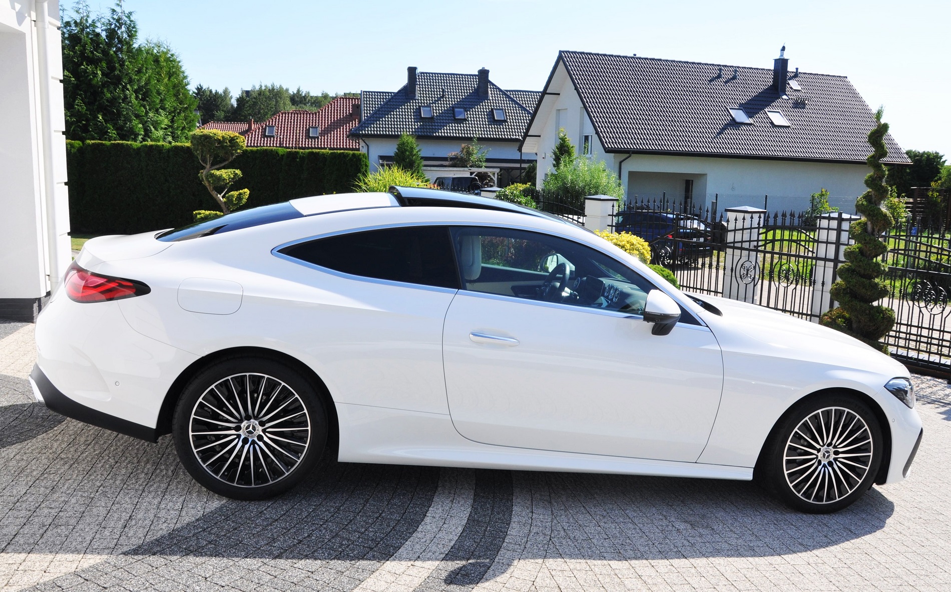 MERCEDES CLE COUPE 200 AMG mHEV 204 KM+23KM - obrazek 6