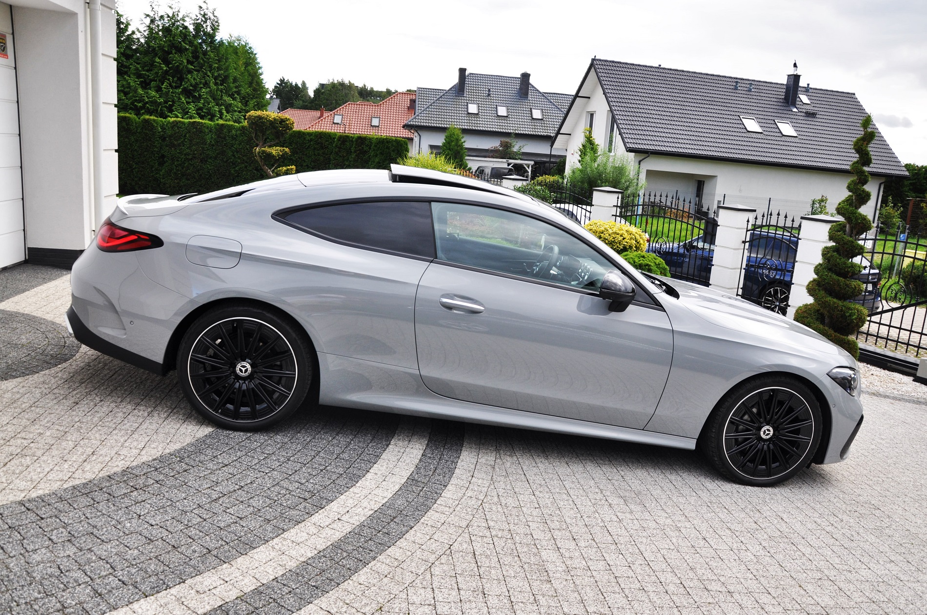 MERCEDES CLE COUPE 220D AMG mHEV 197 KM+23KM - obrazek 6