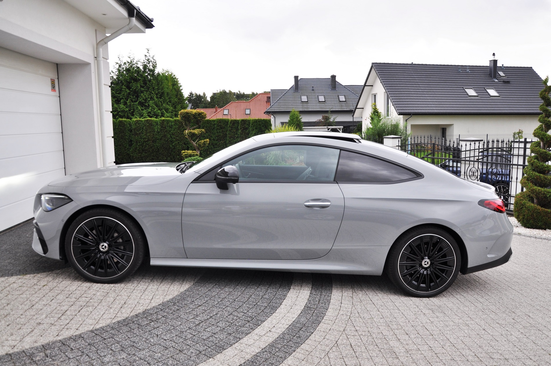 MERCEDES CLE COUPE 220D AMG mHEV 197 KM+23KM - obrazek 7